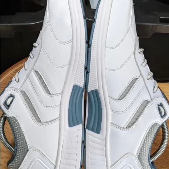SOLD! ORTHOFEET leather white sneakers 9.5 B, Like new never worn. - Picture 5 of 7